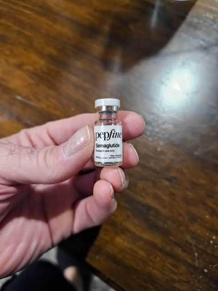 Vial Pepfine: Etiqueta de Semaglutida de cerca